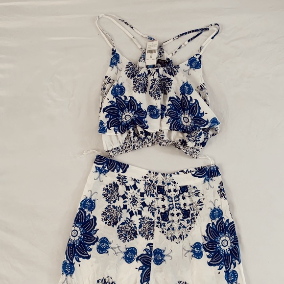 ❌Sold Fashion Nova 2 Piece Pants & Crop Top Set - Picture 2 of 5